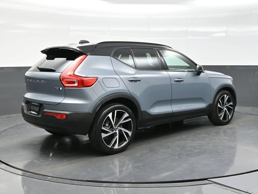 Used 2021 Volvo XC40 T5 R-Design w/ Protection Package Premier AWD/4WD image 7