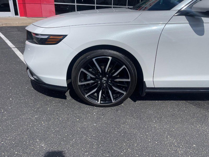 Used 2024 Honda Accord Touring image 7
