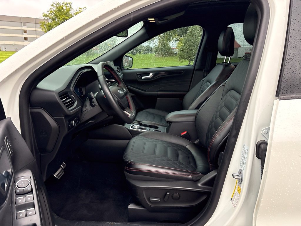Used 2023 Ford Escape ST-Line Elite w/ Premium Technology Package AWD/4WD image 15