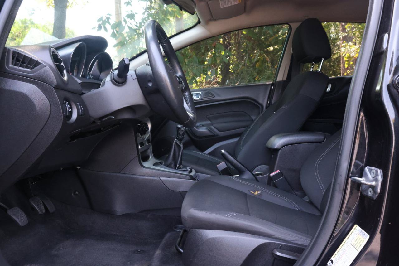 Used 2014 Ford Fiesta SE w/ Exterior Protection Package FWD image 27