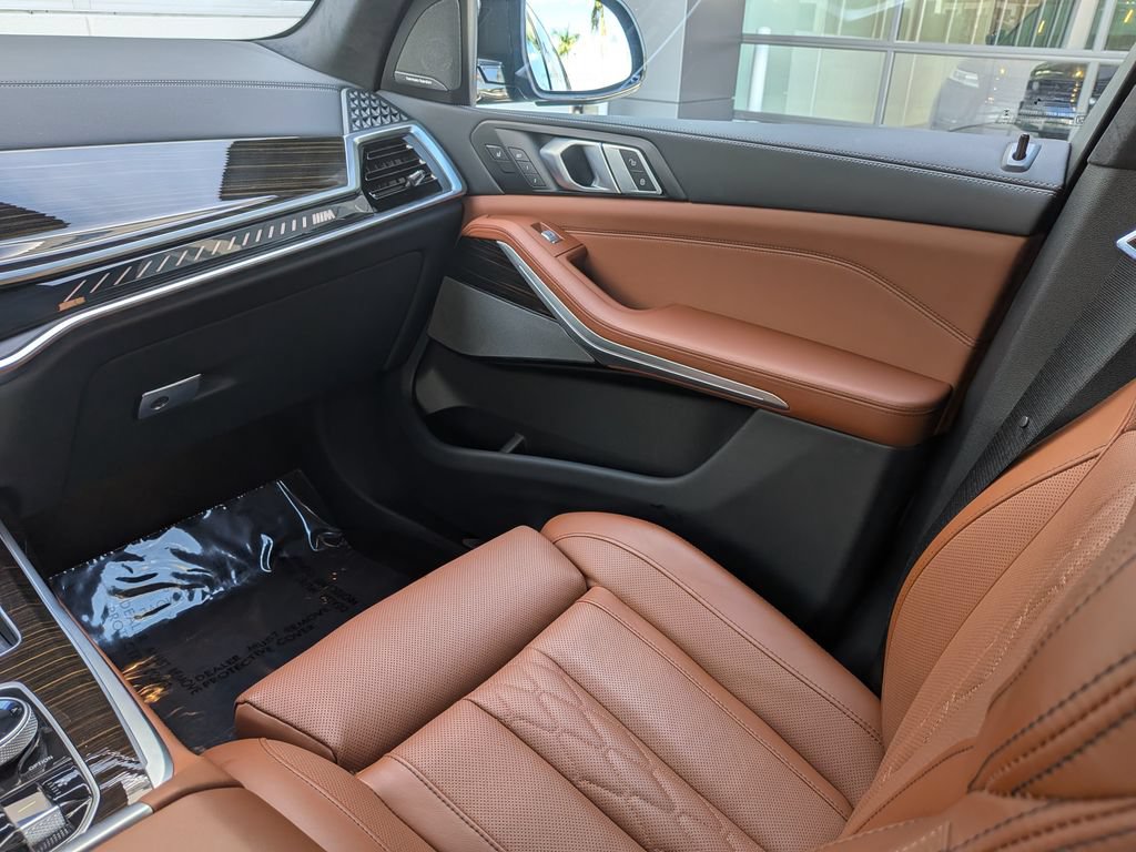 Used 2025 BMW X7 M60i AWD/4WD image 20