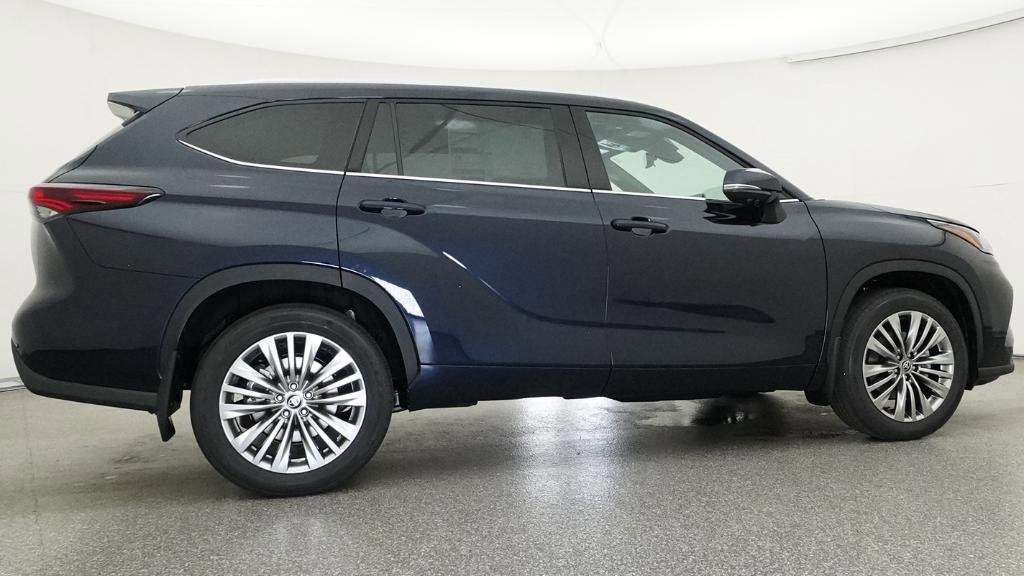 New 2026 Toyota Highlander Platinum AWD/4WD image 6