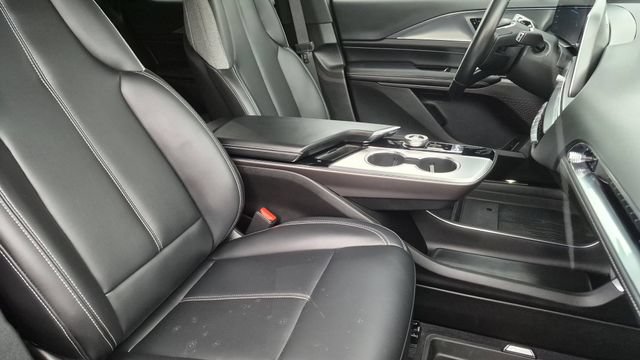 Used 2024 Cadillac Lyriq Tech w/ Driver Assist Package AWD/4WD image 33