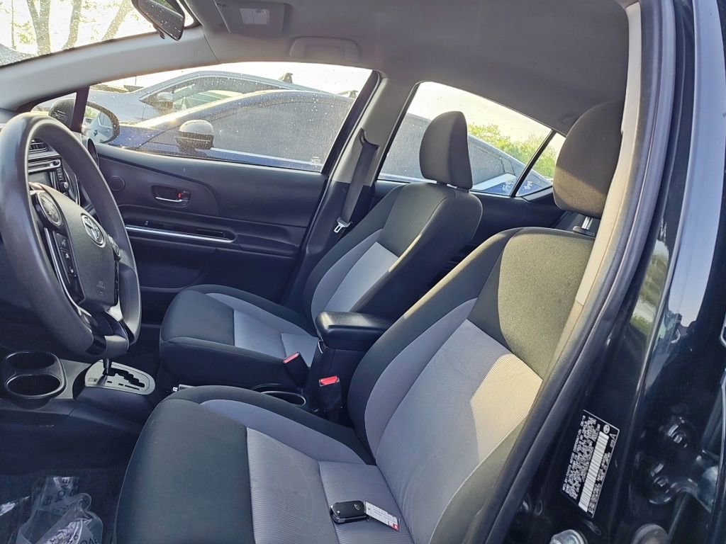 Used 2019 Toyota Prius C FWD image 6