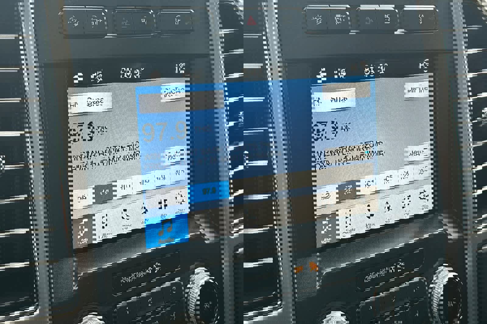 Certified 2018 Ford F150 Platinum w/ Equipment Group 701A Luxury image 17