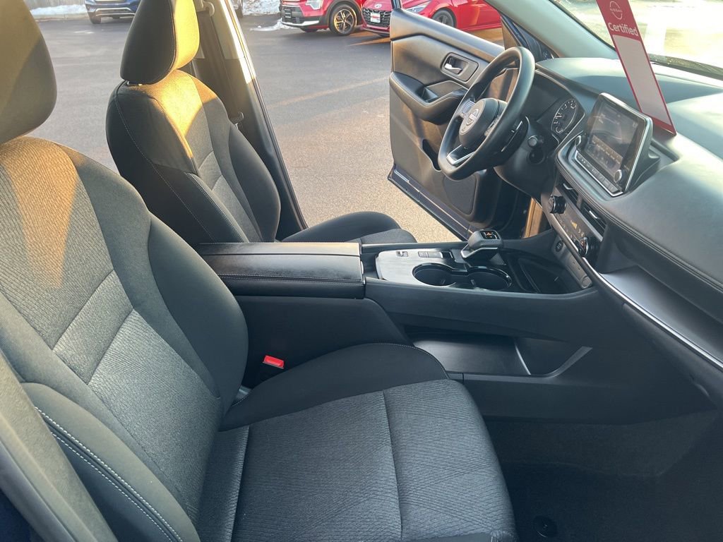 Certified 2024 Nissan Rogue SV image 21