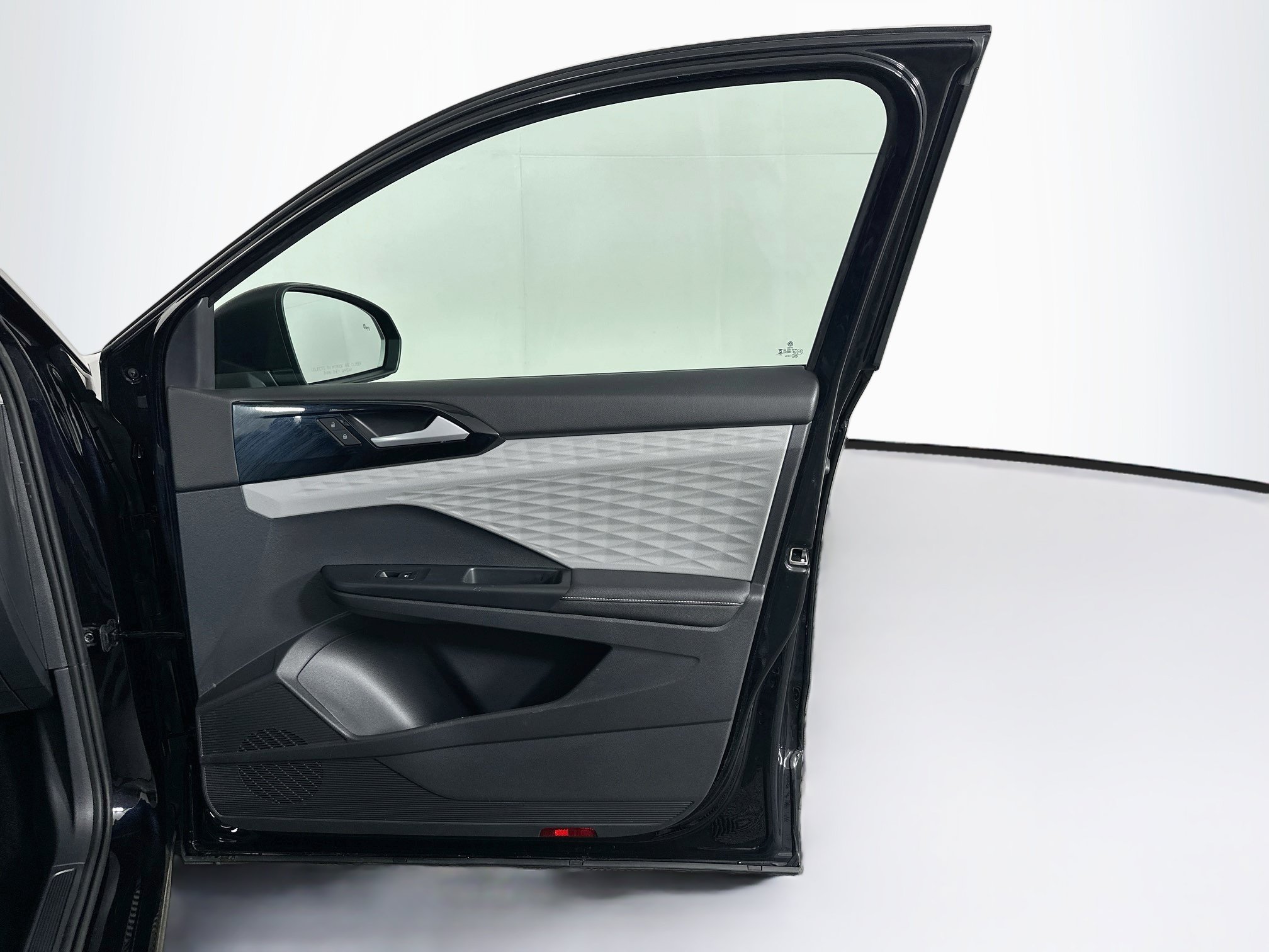 Used 2024 Volkswagen Taos S FWD image 30