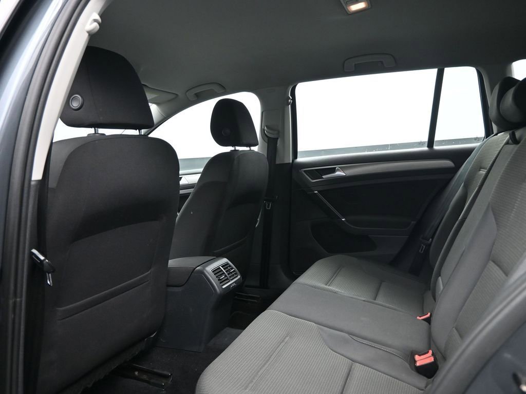 Used 2016 Volkswagen Golf S FWD image 21