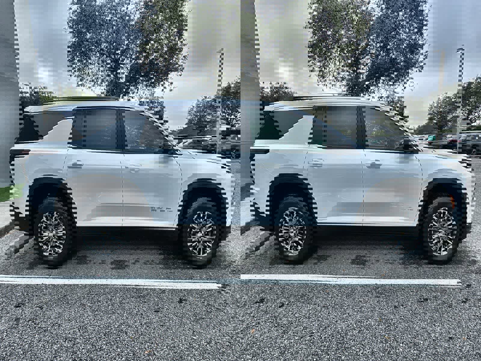 Used 2024 Chevrolet Traverse LT image 10