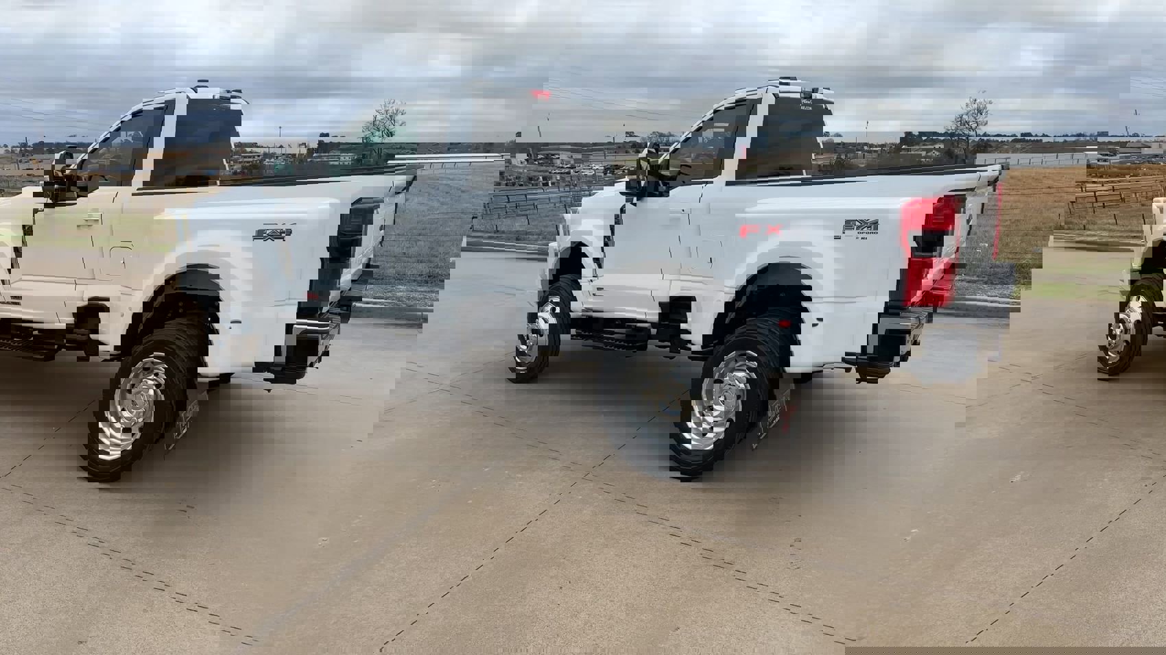 Used 2025 Ford F450 XLT w/ 360-Degree Camera Package image 6