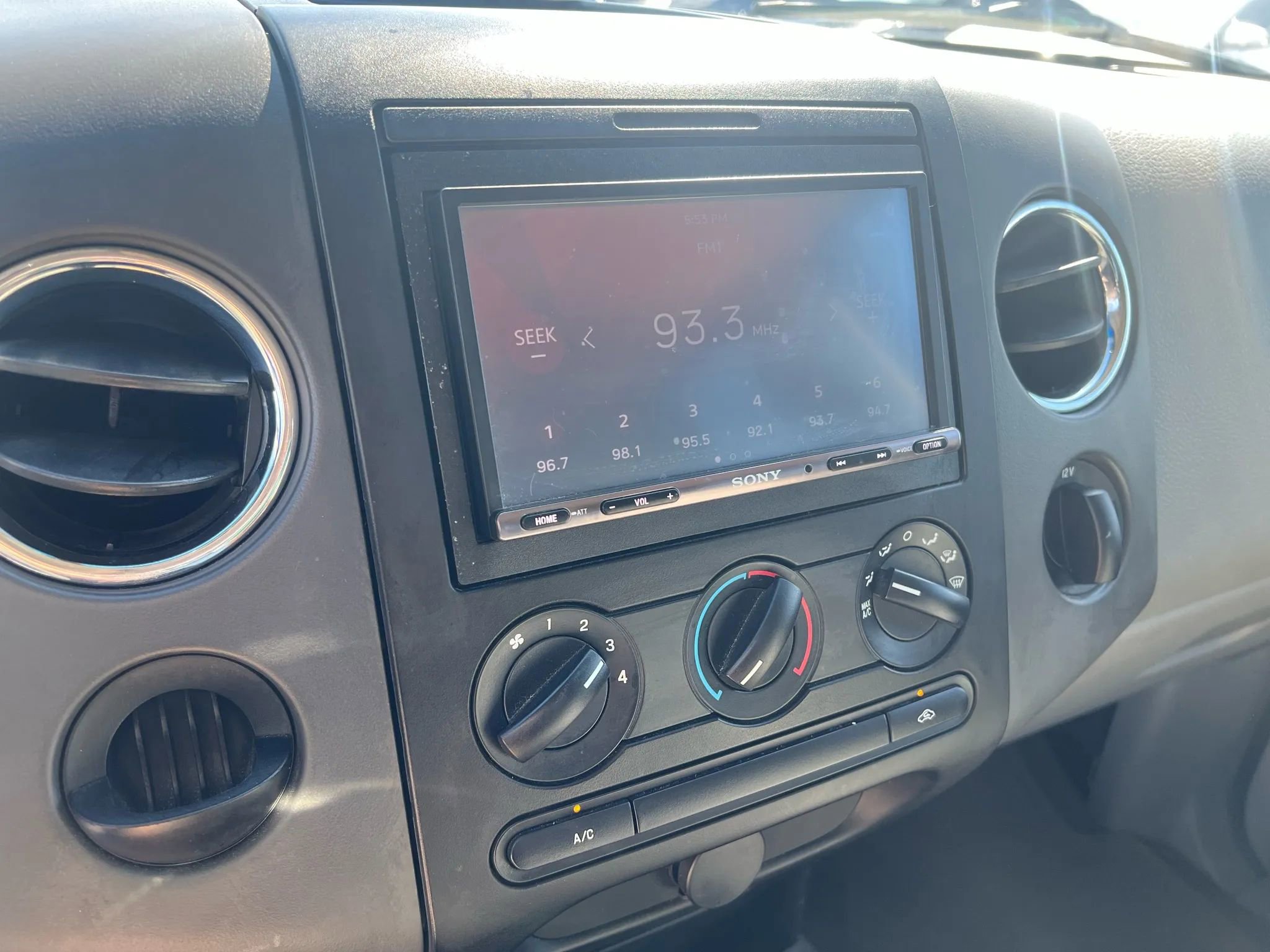 Used 2007 Ford F150 XLT image 12