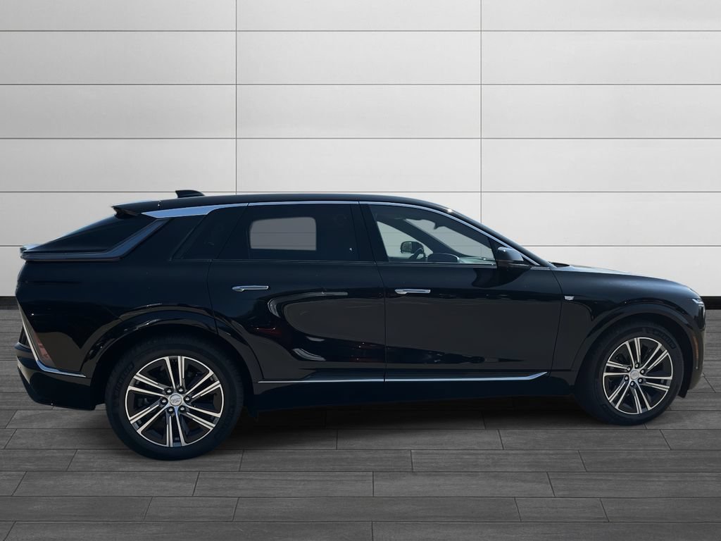 New 2026 Cadillac Lyriq Luxury AWD/4WD image 6