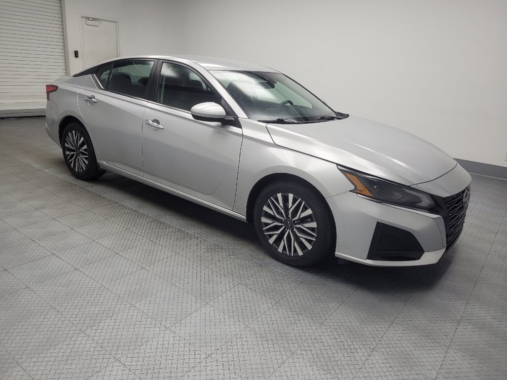 Used 2023 Nissan Altima 2.5 SV image 11