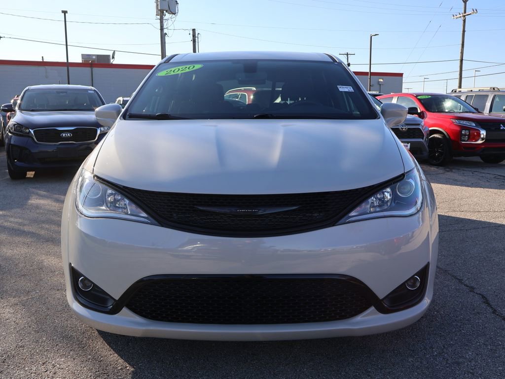 Used 2020 Chrysler Pacifica Touring w/ S Appearance Package image 3