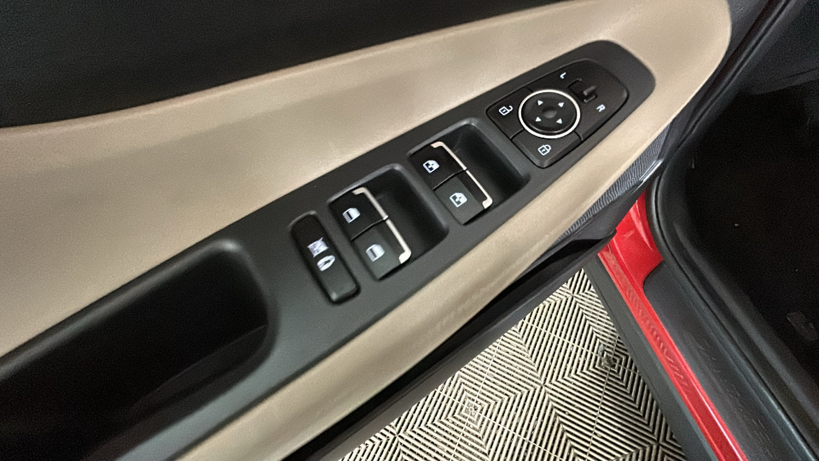 Used 2019 Hyundai Santa Fe SEL FWD image 13