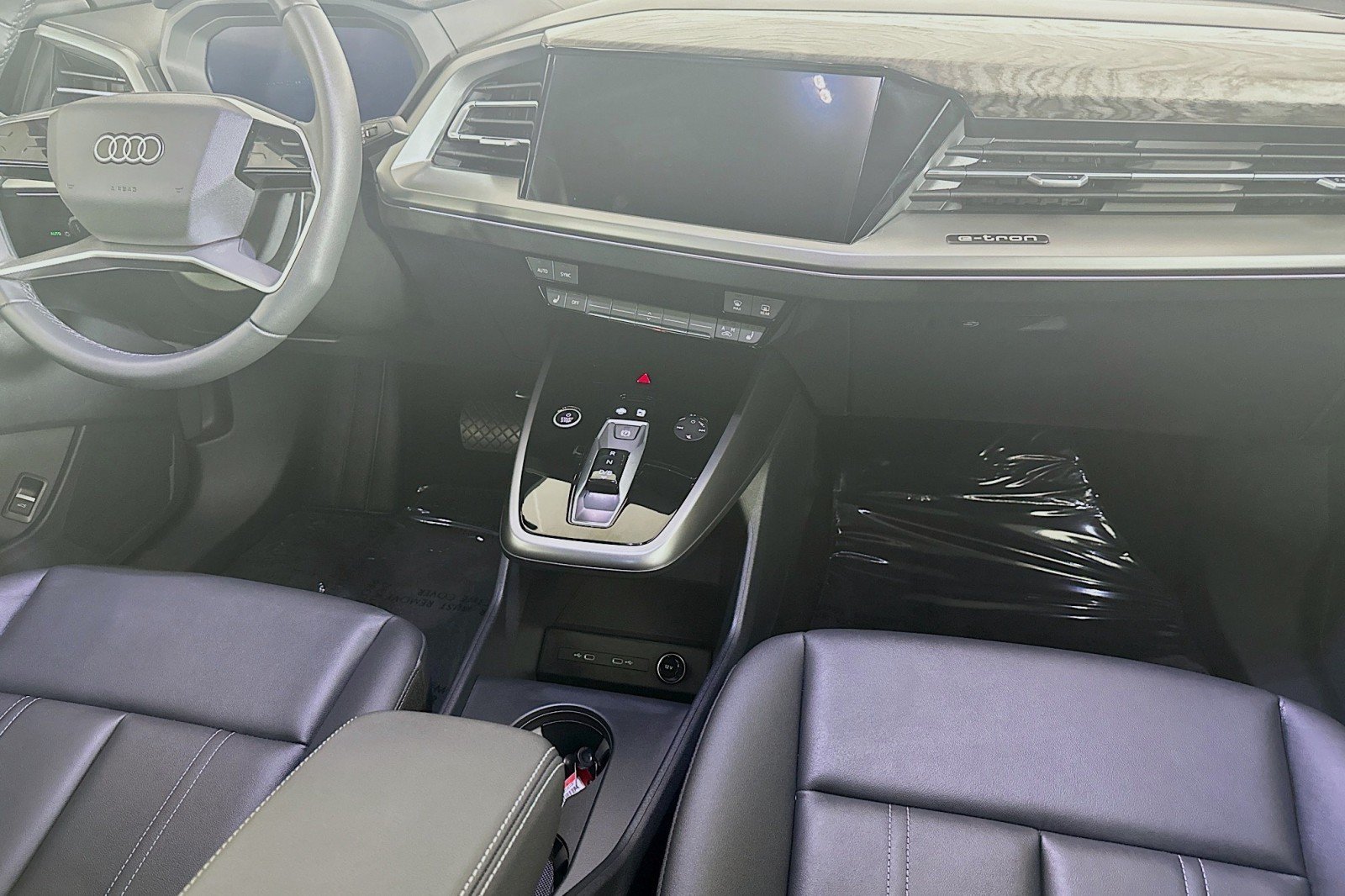 Used 2025 Audi Q4 e-tron Premium Plus w/ Premium Plus RWD image 6