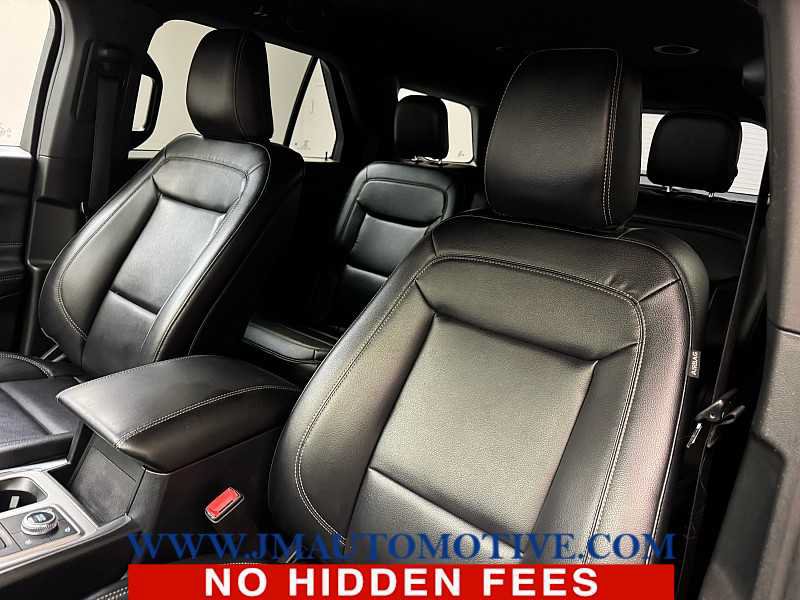 Used 2020 Ford Explorer XLT w/ Equipment Group 202A AWD/4WD image 13