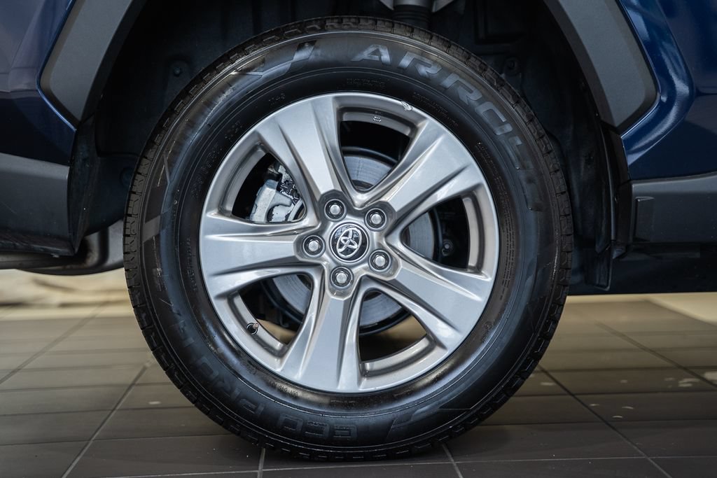 Used 2025 Toyota RAV4 XLE AWD/4WD image 14