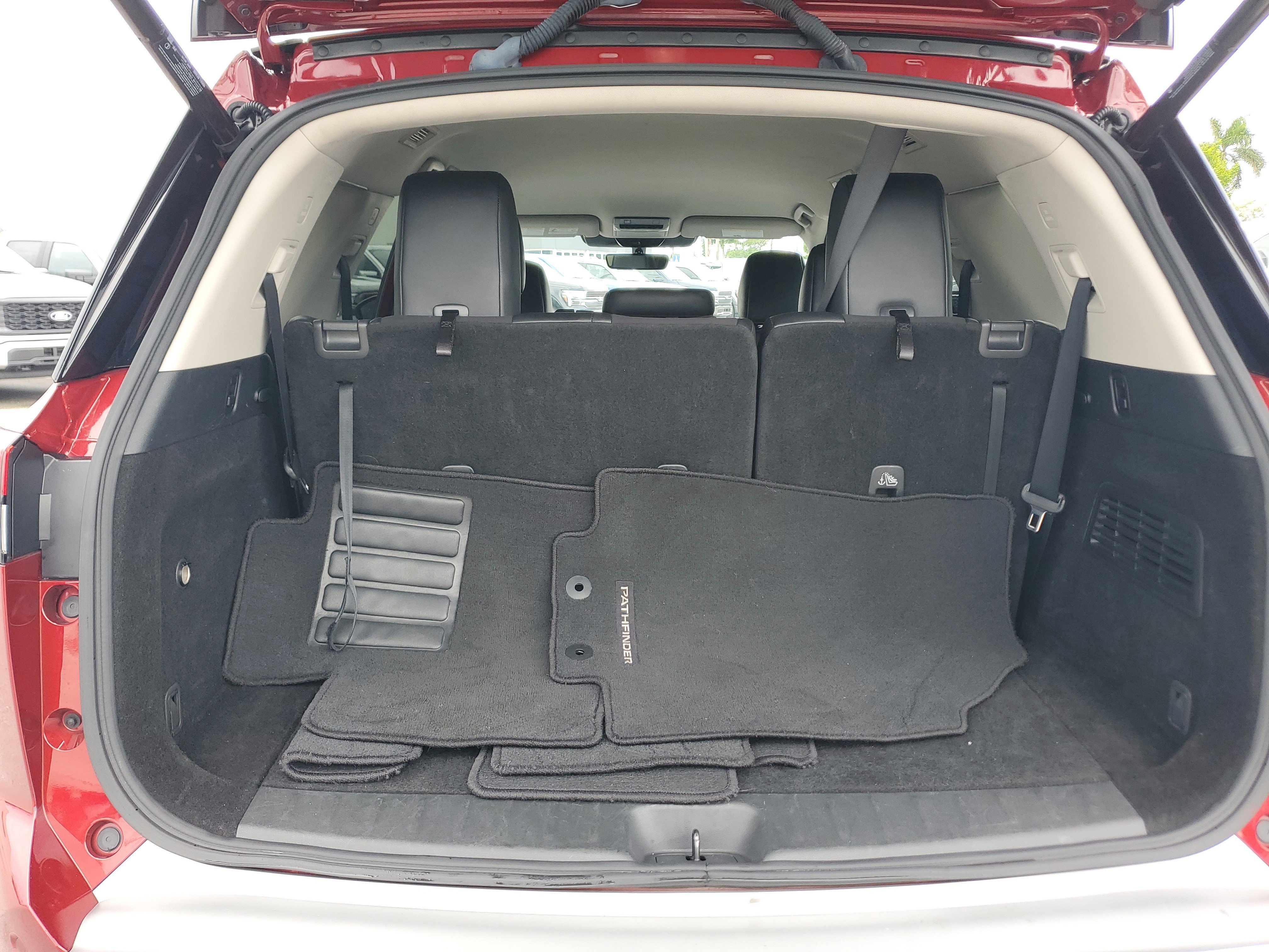 Used 2024 Nissan Pathfinder SL image 15