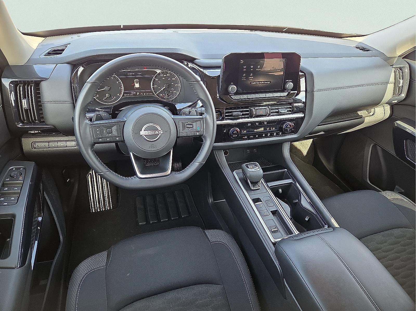 Used 2025 Nissan Pathfinder SV image 11