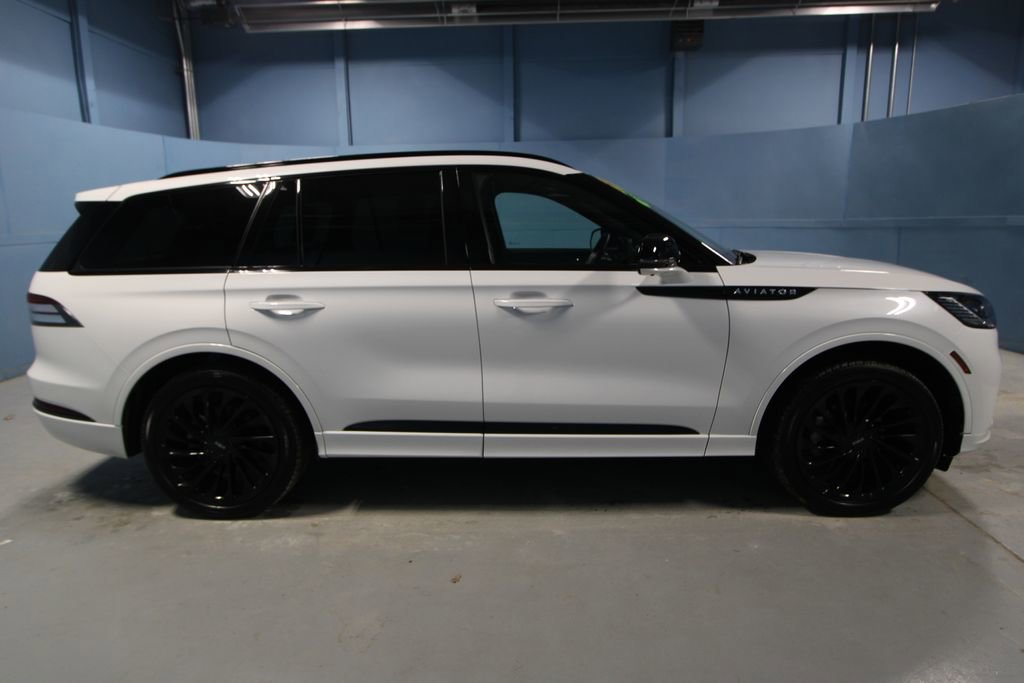 Used 2025 Lincoln Aviator Reserve w/ Jet Appearance Package image 35