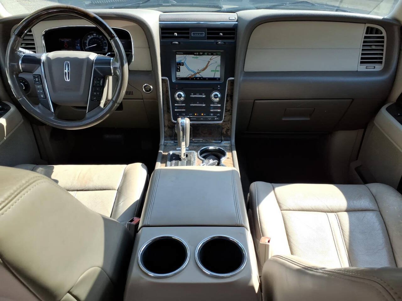 Used 2015 Lincoln Navigator 4WD image 12