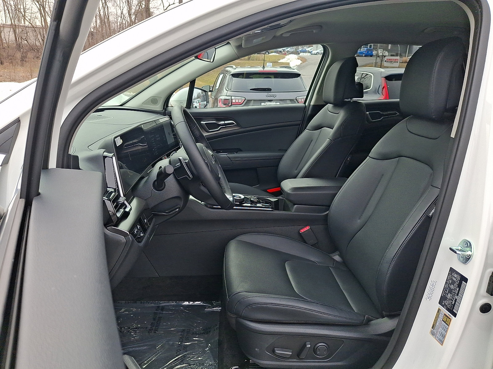 Used 2025 Kia Sportage EX image 13