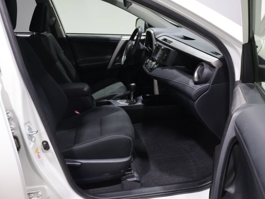 Used 2017 Toyota RAV4 XLE AWD/4WD image 22