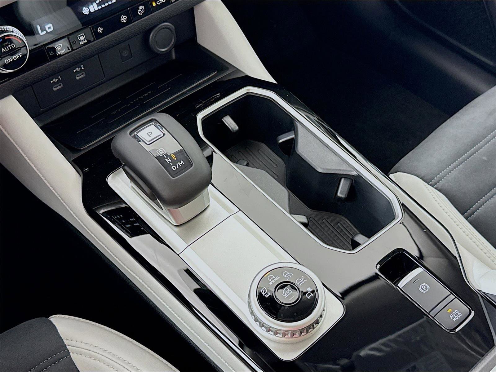 New 2026 Mitsubishi Outlander SE image 16