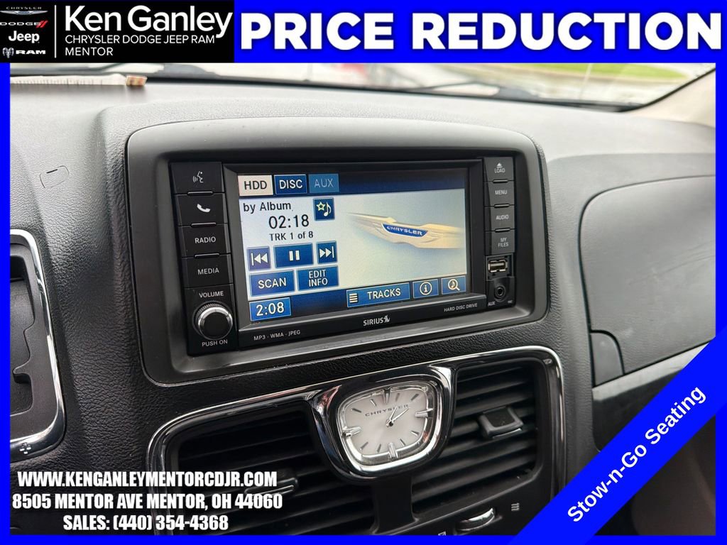 Used 2011 Chrysler Town & Country Touring FWD image 15