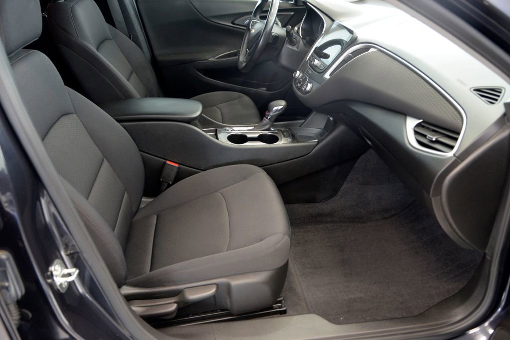 Used 2022 Chevrolet Malibu RS image 29