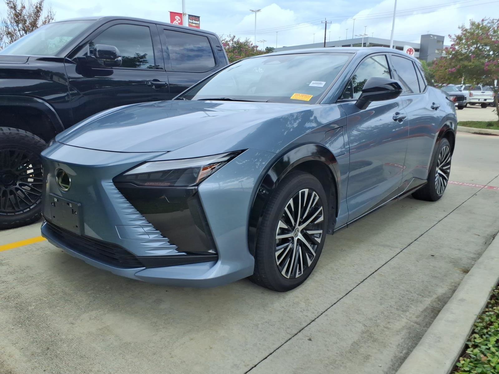 Used 2024 Lexus RZ 450e Premium w/ Technology Package AWD/4WD video 1