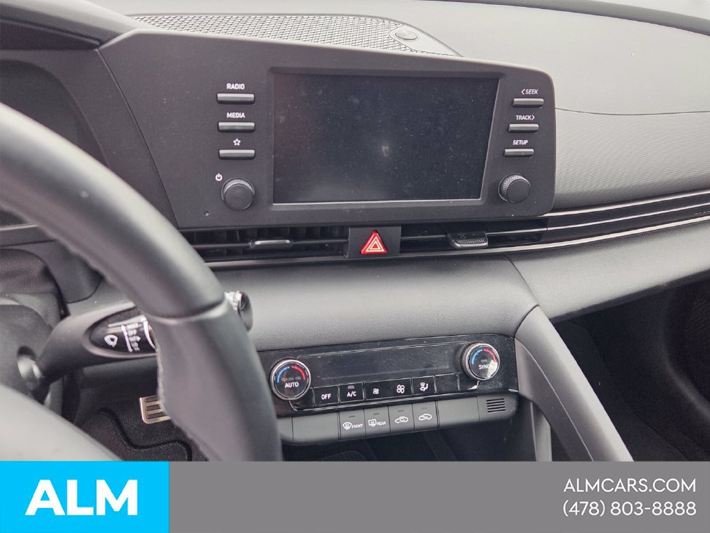 Used 2025 Hyundai Elantra Sport FWD image 18