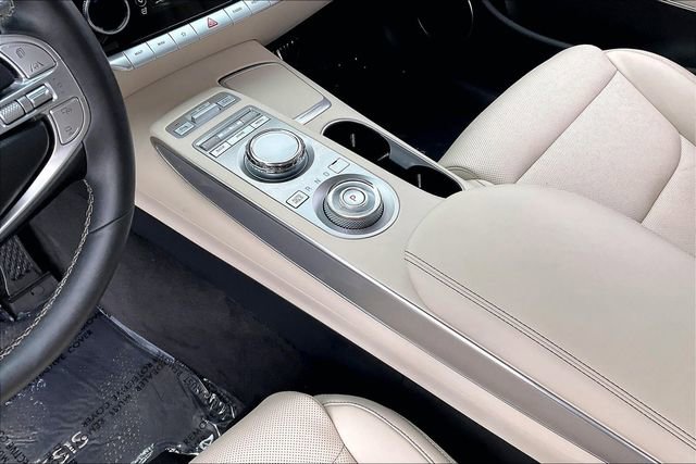 Certified 2025 Genesis GV70 2.5T Select w/ Select Package image 17