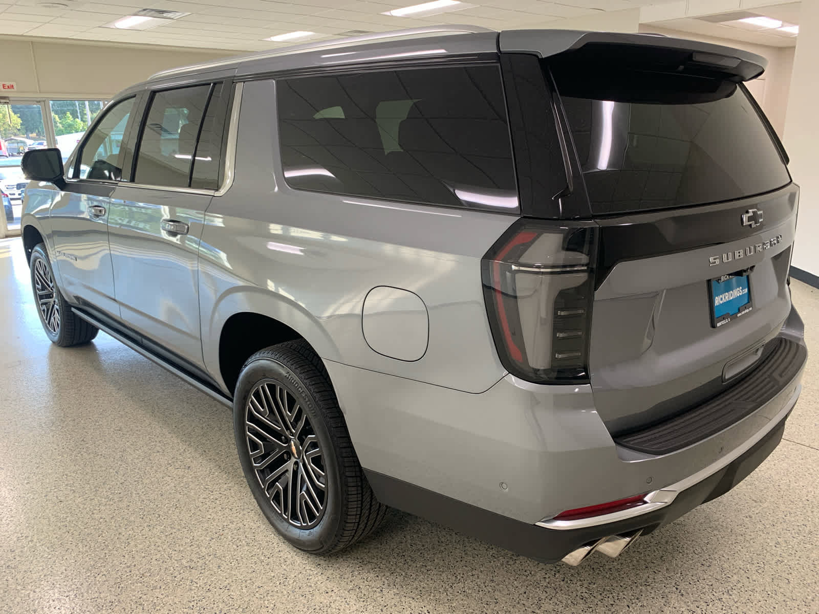 New 2026 Chevrolet Suburban High Country w/ LPO, Illumination Package image 10