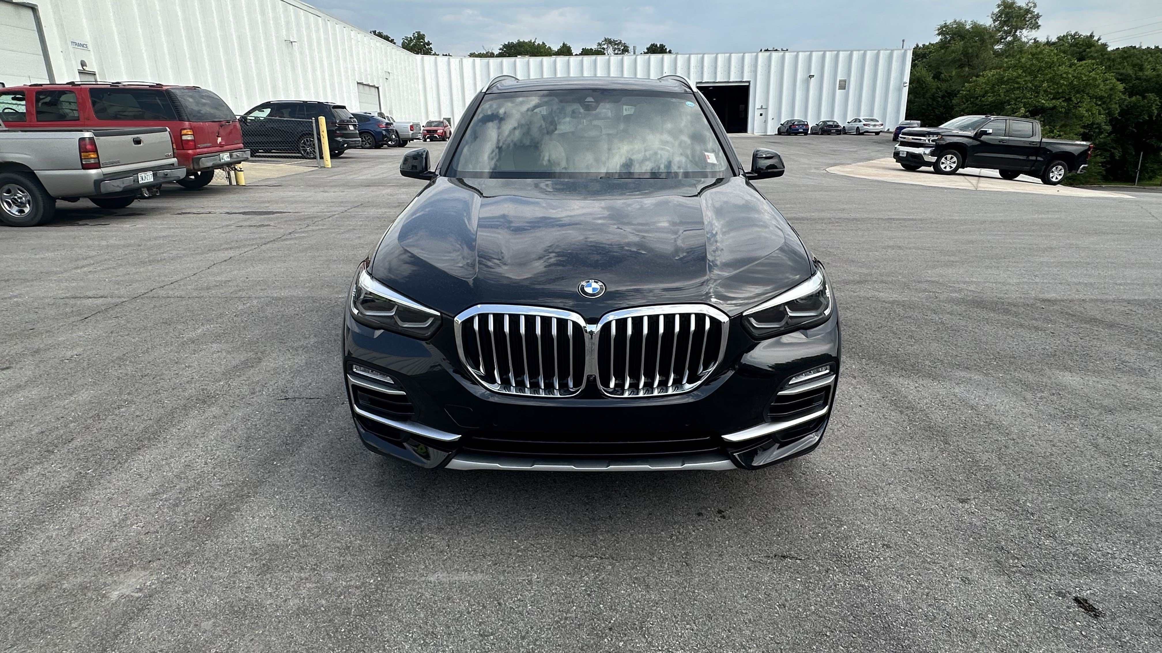 Used 2021 BMW X5 xDrive45e w/ Premium Package AWD/4WD image 3
