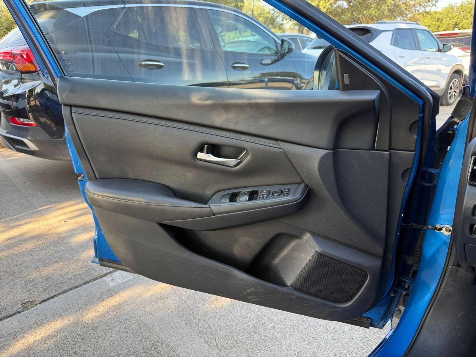 Used 2025 Nissan Sentra SV FWD image 18