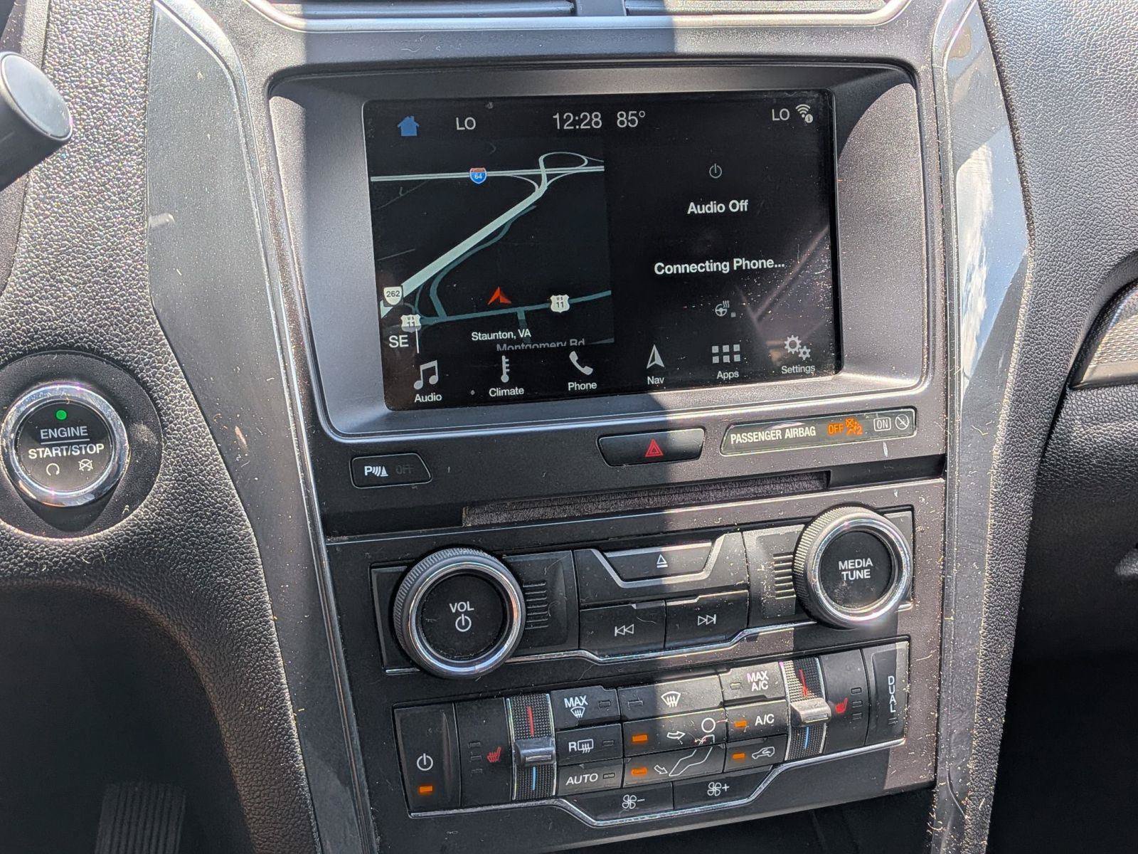 Used 2018 Ford Explorer XLT w/ Equipment Group 202A AWD/4WD image 11