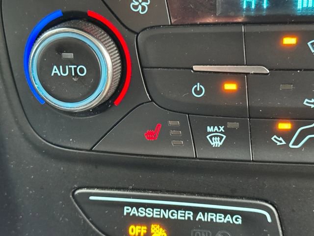 Used 2017 Ford Escape Titanium image 32