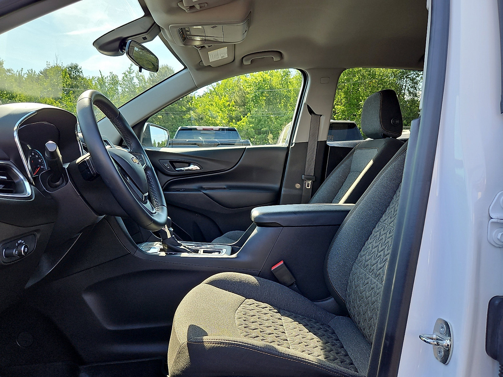 Certified 2024 Chevrolet Equinox LT w/ LPO, Floor Liner Package AWD/4WD image 13
