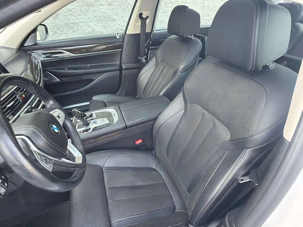 Used 2020 BMW 745e xDrive AWD/4WD image 10