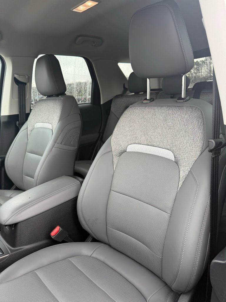 Used 2025 Ford Bronco Sport Badlands image 11