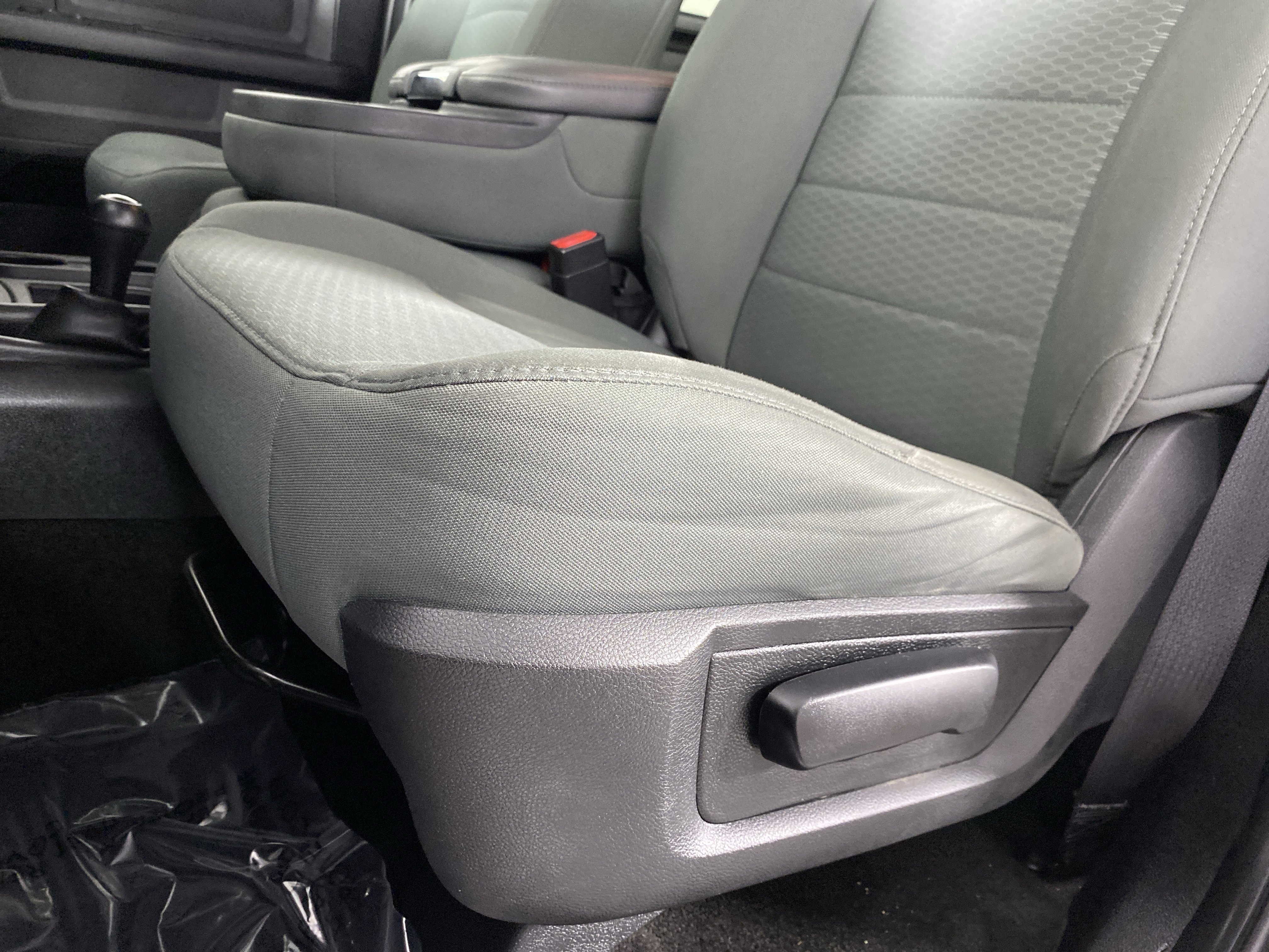 Used 2015 RAM 2500 Tradesman w/ Chrome Appearance Group AWD/4WD image 14