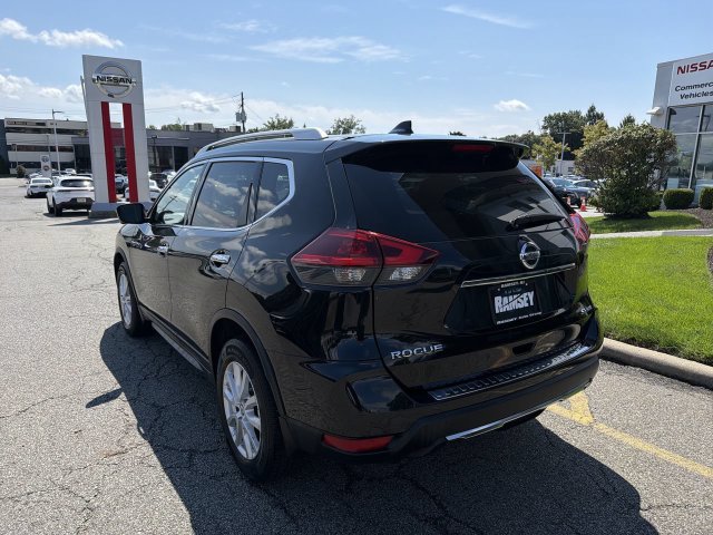 Certified 2018 Nissan Rogue SV w/ Sun & Sound Touring Package AWD/4WD image 6