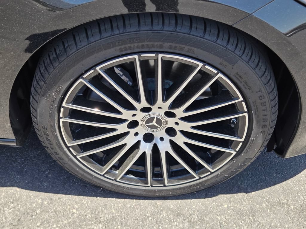 Used 2025 Mercedes-Benz C 300 4MATIC Sedan image 9