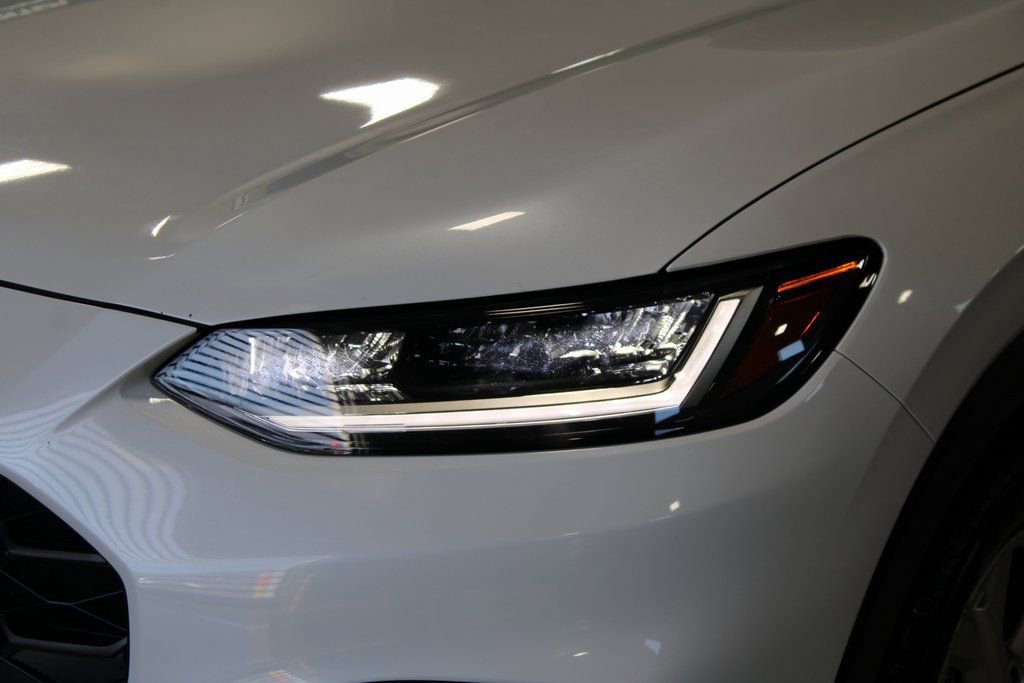 Used 2023 Honda HR-V LX image 2