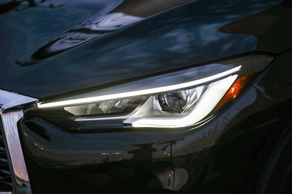 Certified 2025 INFINITI QX50 Pure AWD/4WD image 4