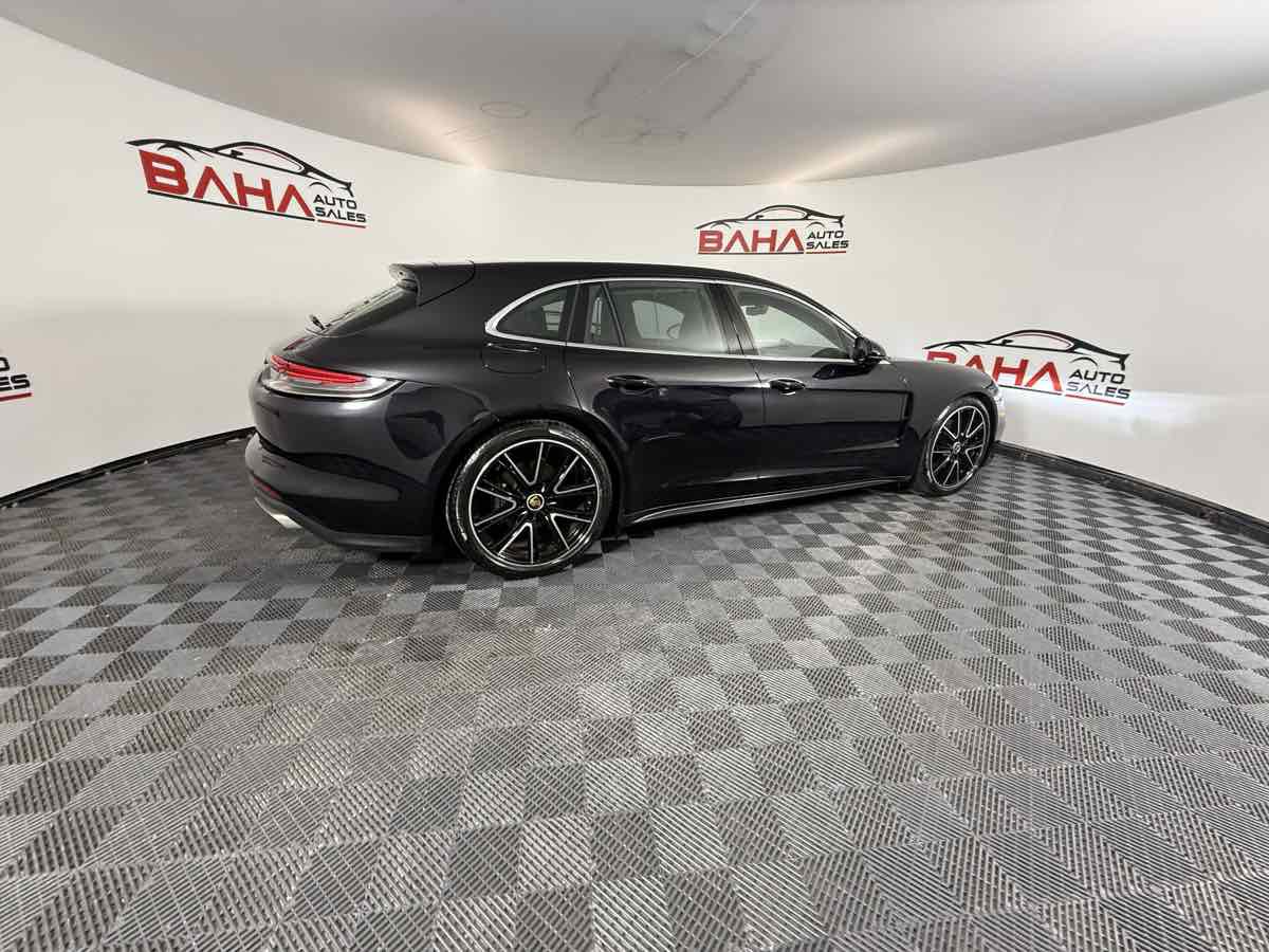 Used 2022 Porsche Panamera 4 w/ Premium Package AWD/4WD image 15