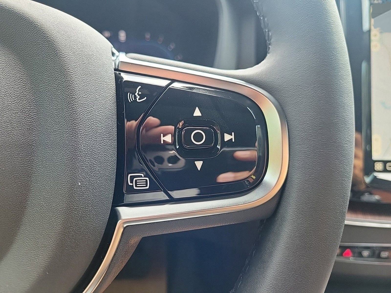 New 2024 Volvo XC60 B5 Ultimate image 24