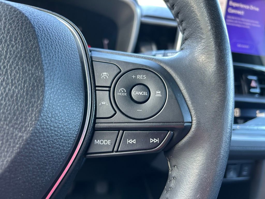 Used 2023 Toyota Corolla Cross XSE w/ Convenience Package image 18